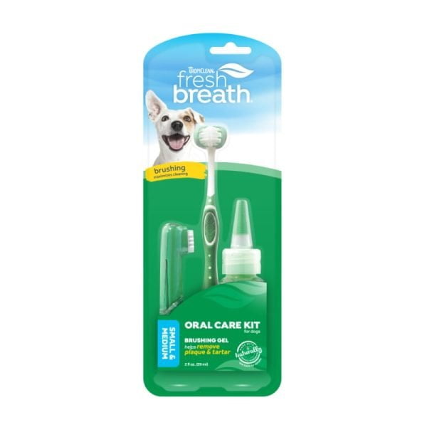 82251 Το Oral Care Kit περιέχει 3 οδοντικά προϊόντα:
-	Clean Teeth Gel 59ml - το οποίο χαρίζει δροσερή αναπνοή σε συνδυασµό µε φυσική καταπολέµηση της πλάκας και της τρυγίας,
-	Οδοντόβουρτσα Easy-Finger-Brush που µπαίνει στο δάκτυλο και έτσι καθίσταται ιδιαίτερη χρηστική οπουδήποτε και οποτεδήποτε,
-	Οδοντόβουρτσα Triple Flex™ το επαναστατικό σχέδιο της οποίας προσφέρει πλήρη καθαρισµό των δοντιών.
Ιδανική για τους «παραδοσιακούς» ή/και τους ιδιώτες που τους προτάθηκε από τον κτηνίατρο τους να χρησιµοποιούν οδοντόβουρτσα για πιο άµεσα αποτελέσµατα που προσφέρει το βούρτσισµα.